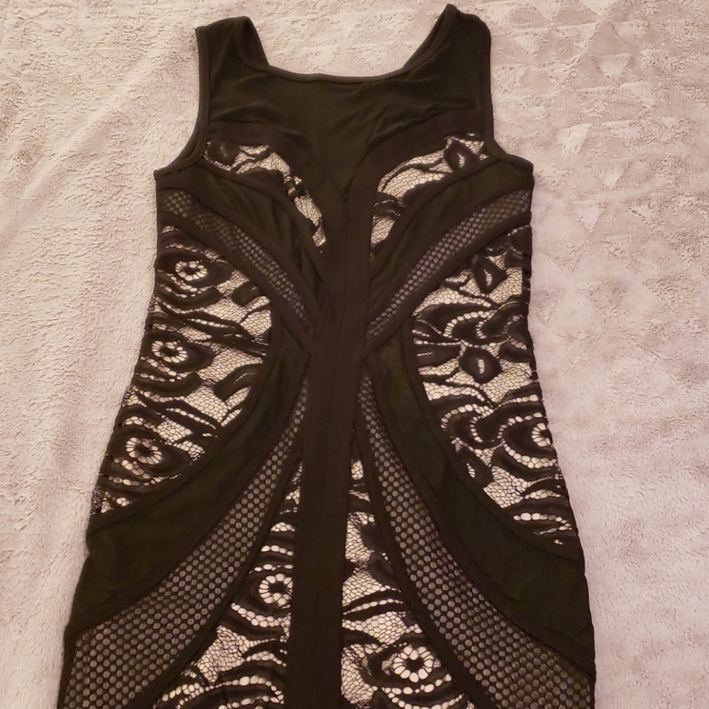 Windsor sexy, black and cream dress.